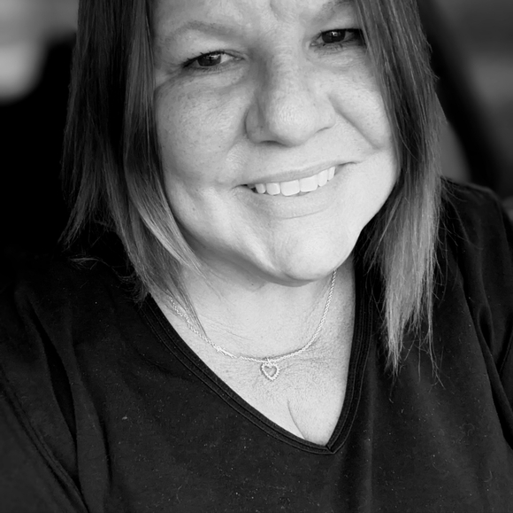 Meet your Posher, Erika - Picture 4 of 4